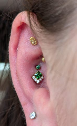 des piercings a l'oreille