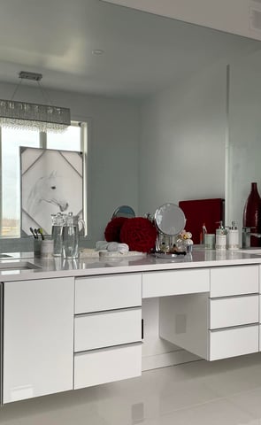 kitchen cabinet in Steinbach area