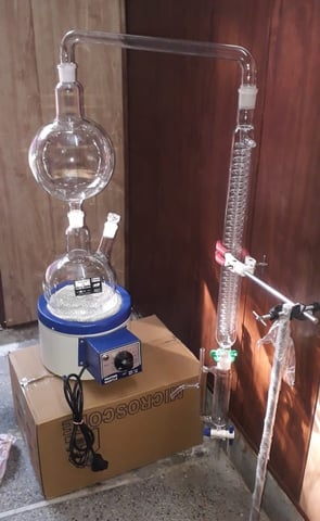 steam disstilation-apparatus