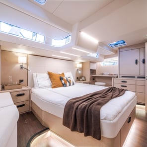 Jeanneau 65 master cabin aft