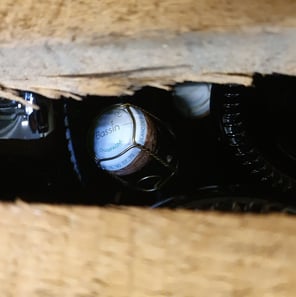 Gros plan sur un muselet du Champagne La Bulle du bassin