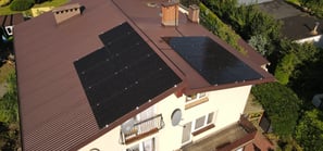 Panele fotowoltaiczne 6.80 kW na dachu domu w Pisarzowicach – niezależność energetyczna i odnawialna