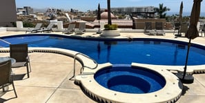 LL401 pool side