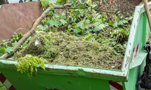 Ramassage et Évacuation des Déchets Verts et Encombrants :