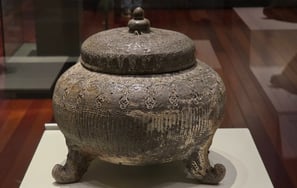 Funeral urn