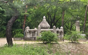 King Seongjong's taesil and taesilbi