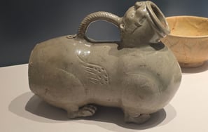 Tiger shaped chamber pot