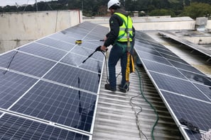 limpeza de placa solar