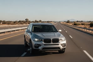 um carro na estrada