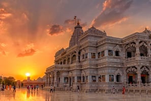 Gurgaon to Varindavan taxi