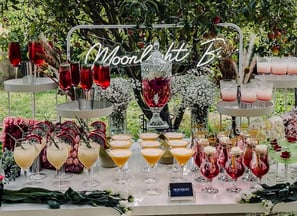 vin d’honneur mariage de cocktails jolie avec des fleurs