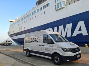 Furgoneta de transporte a islas baleares