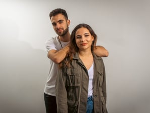 fotografía de una pareja en un estudio