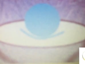 Dessin personnel, socle arrondi et incurvé contenant une boule qui repose sur un support