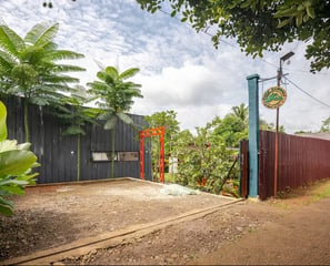 Entrance view of Casa Candali with serene atmosphere