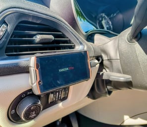 Chrysler Pacifica Urządzenia Yanosik 2