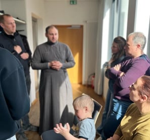 Спілкування після богослужіння в неділю