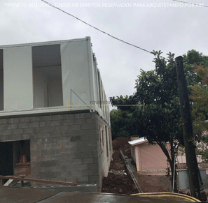 laboratório container sustentável, imagem da etapa construtiva, container colocados