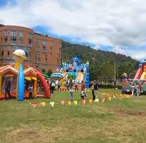 Guaranteed inflatable fun for everyone: color, adventure, and laughter at your next school event. 🎉