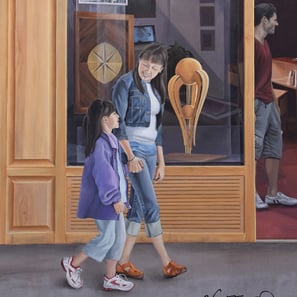 Détail d'un trompe-l'oeil sur façade: une mère et sa fille marchent dans la rue. Moirans-en-Montagne