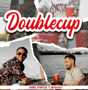 Album-Cover mit Roter Überschrift "Doublecup", im Hintergrund Livestyle-Bilder junger Männer