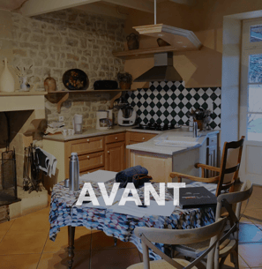Cuisine à rénover pour un nouvel aménagement. Peinture à refaire, mur et plafond.
