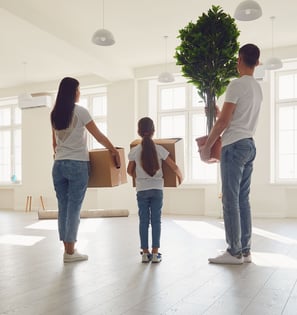 Un couple eménage dans son premier bien immobilier