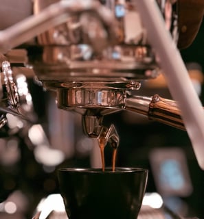 double portafilter extracting espresso