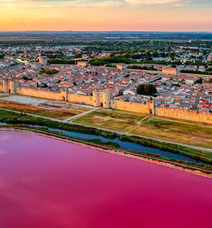 la cité médiévale d’Aigues-Mortes. La cité fortifiée la mieux préservée de France