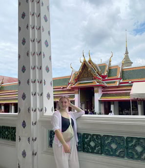 Ich in einem Tempel
