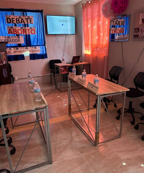 SALON DE DEBATE