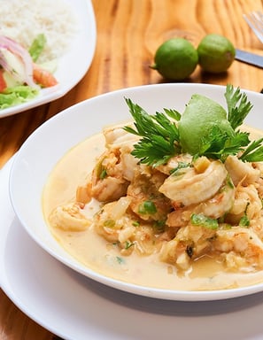 plato de ceviche camaron y limon