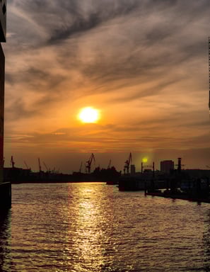 Sonnenuntergang von der Elbphilharmonie-Plaza