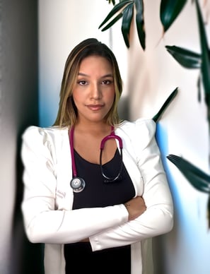 Médica veterinária de gatos