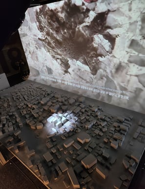 Interpretation of May 18 events using a model with spotlights and audio commentary