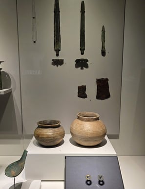 Pottery, axe heads and daggers