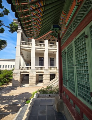 Partial view of old and new palaces together