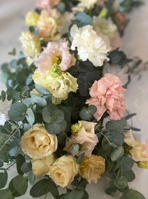 décor floral pour voiture mariés