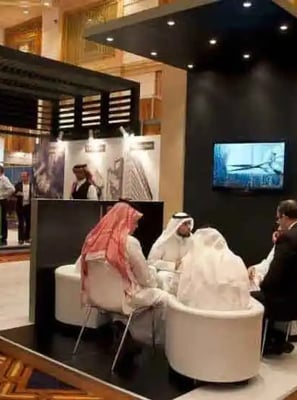 في ظل ونور :تفاصيل الديكورات الداخلية للبوثات: صور تبرز التفاصيل الدقيقة في التصميم الداخلي للبوثات