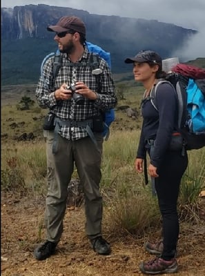 Turistas en su segundo día de caminata durante el Trekking Roraima