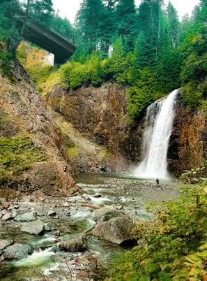 Snoqualmie, WA - Beautiful Franklin Falls with wading pool