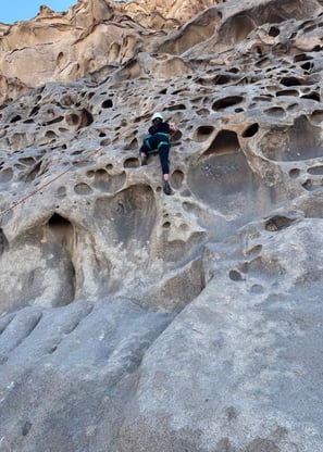 desert-rock-resort-rockclimbing