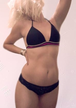 Victoria, chica escort en Alicante centro