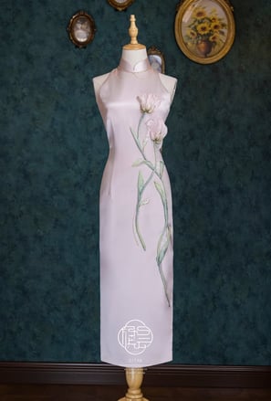 What's the difference between a cheongsam and a Qipao?