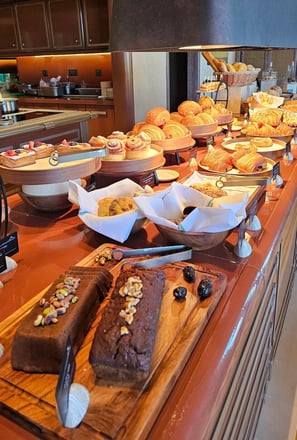 desert-rock-resort-buffet-breakfast