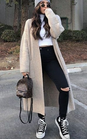 Cardigan con leggins y tenis