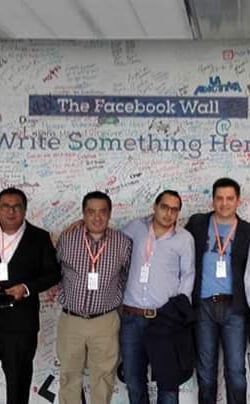 Visitando a Facebook como Agencia. Thinking Social