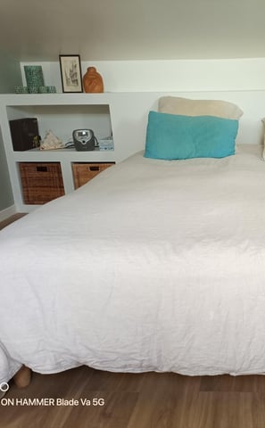 amenagement-interieur-tete-de-lit-sur-mesure-les-sables-d-olonne-talmont-saint-hilaire-les-achards-saint-gilles