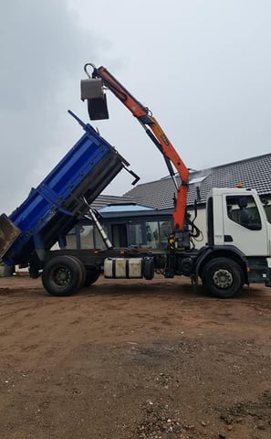 grabber lorry with the back extended