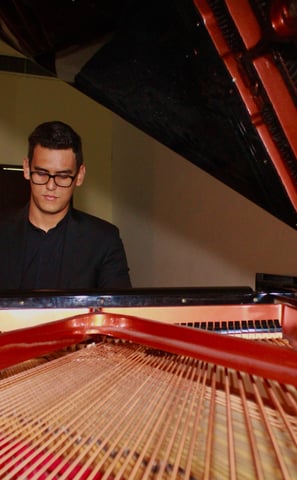 Piano Lessons in Oak Park & Airport West